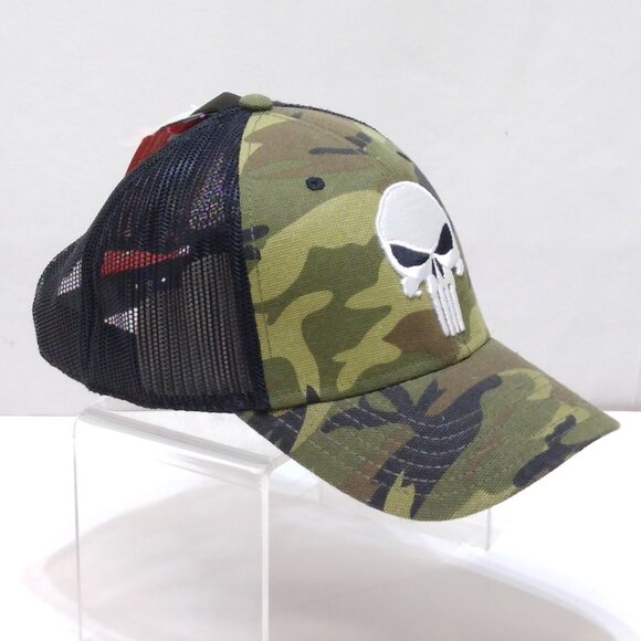 Marvel Punisher Camouflage Mesh Trucker Hat Cap Bioworld Comic Skull Logo NWT - Picture 2 of 6